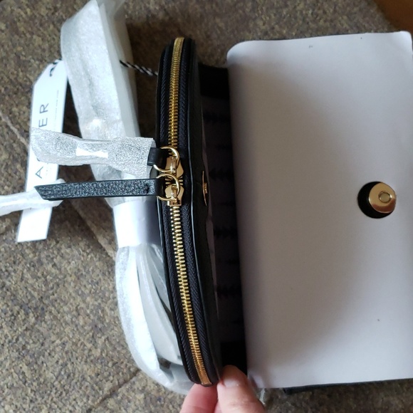 NWT Nikki Crossbody Wallet by Thacker - Picture 8 of 8